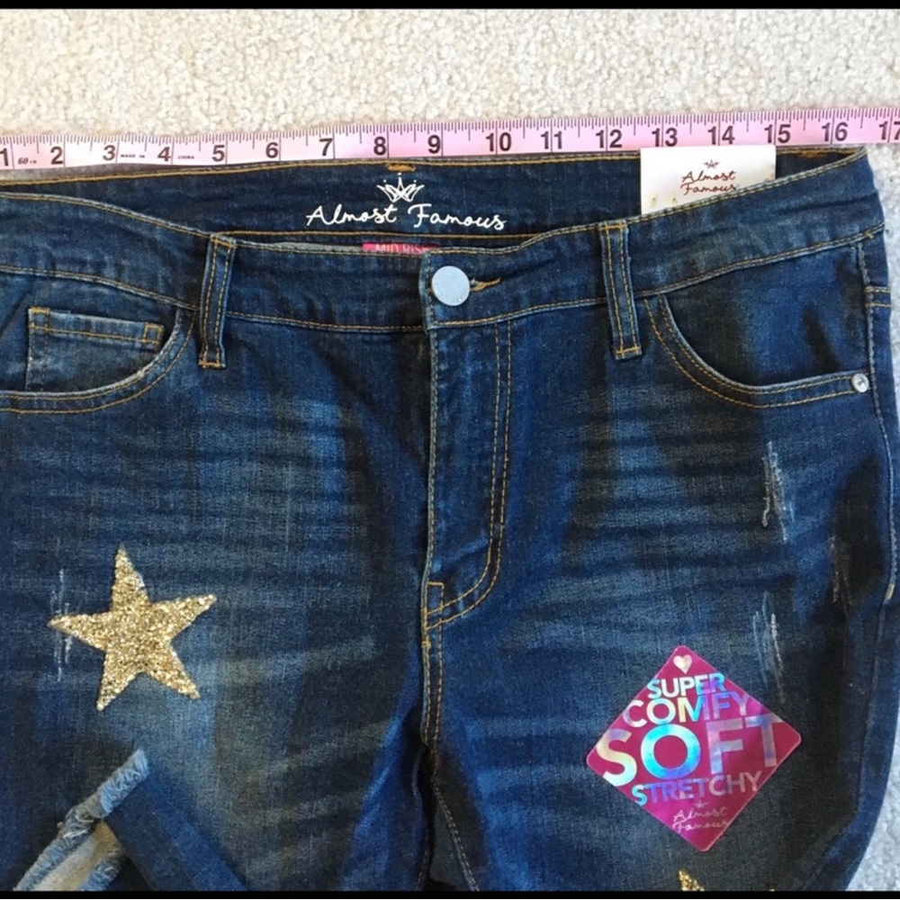 Almost Famous Mid-Rise Ankle Cut Jeans | Size 13 | Star Print & Frayed Hem - Picture 8 of 10